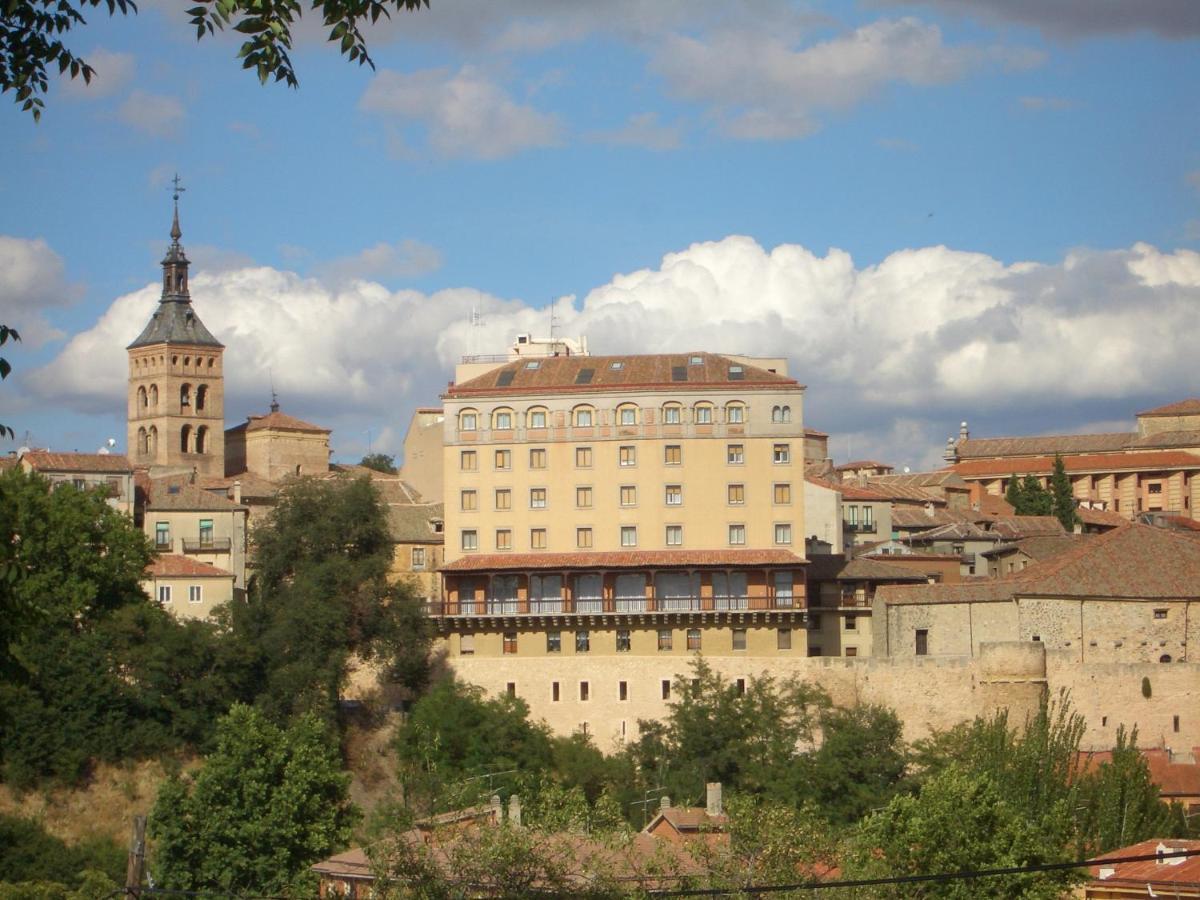 Hotel Real Segovia By Recordis Hotels Bagian luar foto