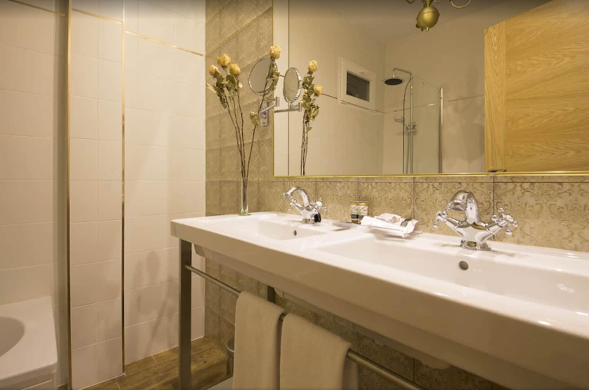 Hotel Real Segovia By Recordis Hotels Bagian luar foto